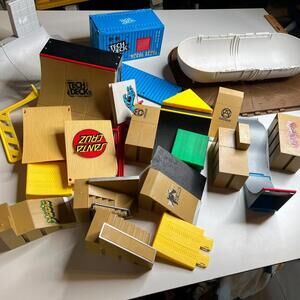 Tech Deck Fingerboard Skate Park Ramp Lot Obstacles Santa Cruz World Industries